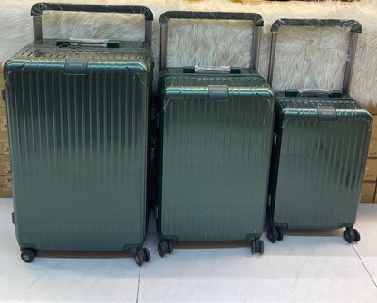 RIMOWA TRAVEL BAG
3 PCS in 1 SETS 
1650 dhs❣️
        Master Quality 😍

Zain88
♥️♥️♥️