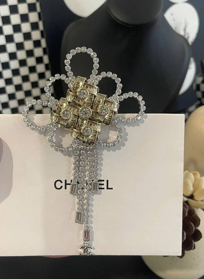 Super Master Brooch 
110 dhs🪙 
With Box And Paper Bag
🎁🎁🎁

Zain89
♥️♥️♥️