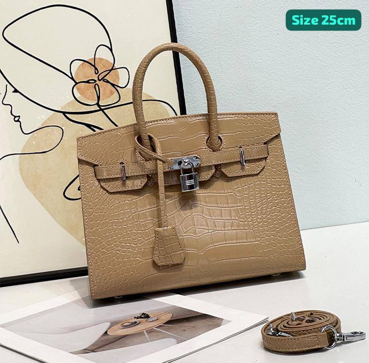 Hermes
Good quality 

with box 
🎁🎁🎁

115 dhs🪙🌨️

Zain158
♥️♥️♥️