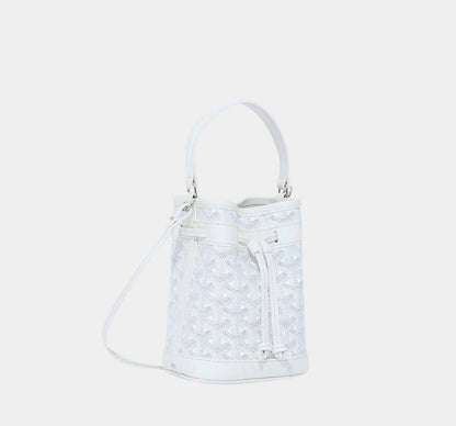 Goyard

100 dhs🌺

Good-quality 

with box🎁🎁🎁

Zain35
♥️♥️♥️