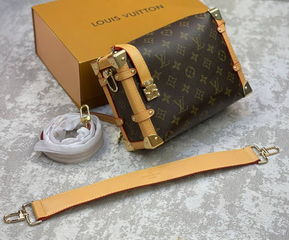 LV 
260 dhs✅

with box
🎁🎁🎁

Zain175
♥️♥️♥️