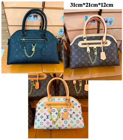LV
HIGH QUALITY ONE SET 
120 dhs💓

Zain295
♥️♥️♥️