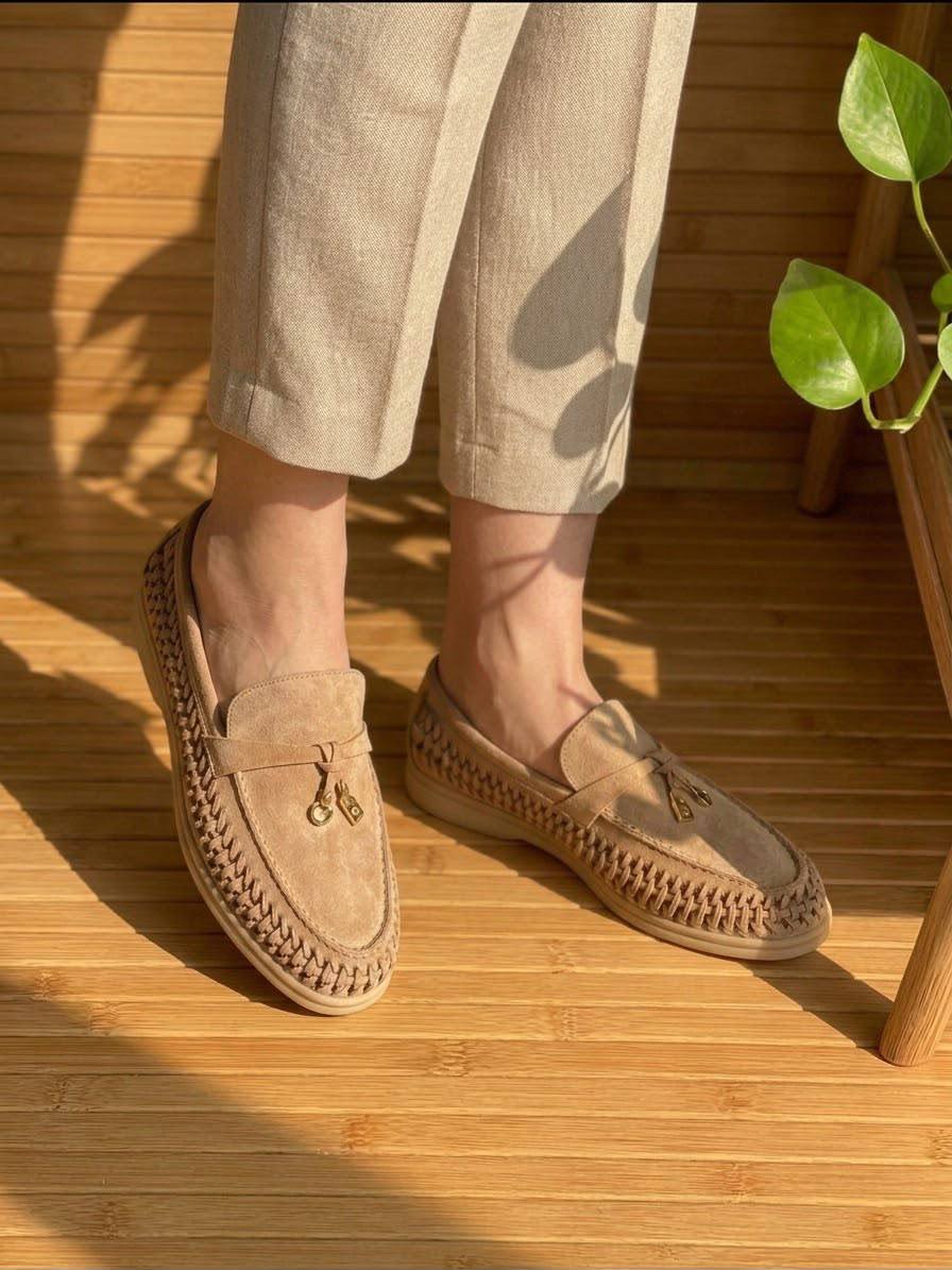 Loro piana
 
Size:36 to 42
500 dhs🇦🇪🇦🇪

Zain303
♥️♥️♥️