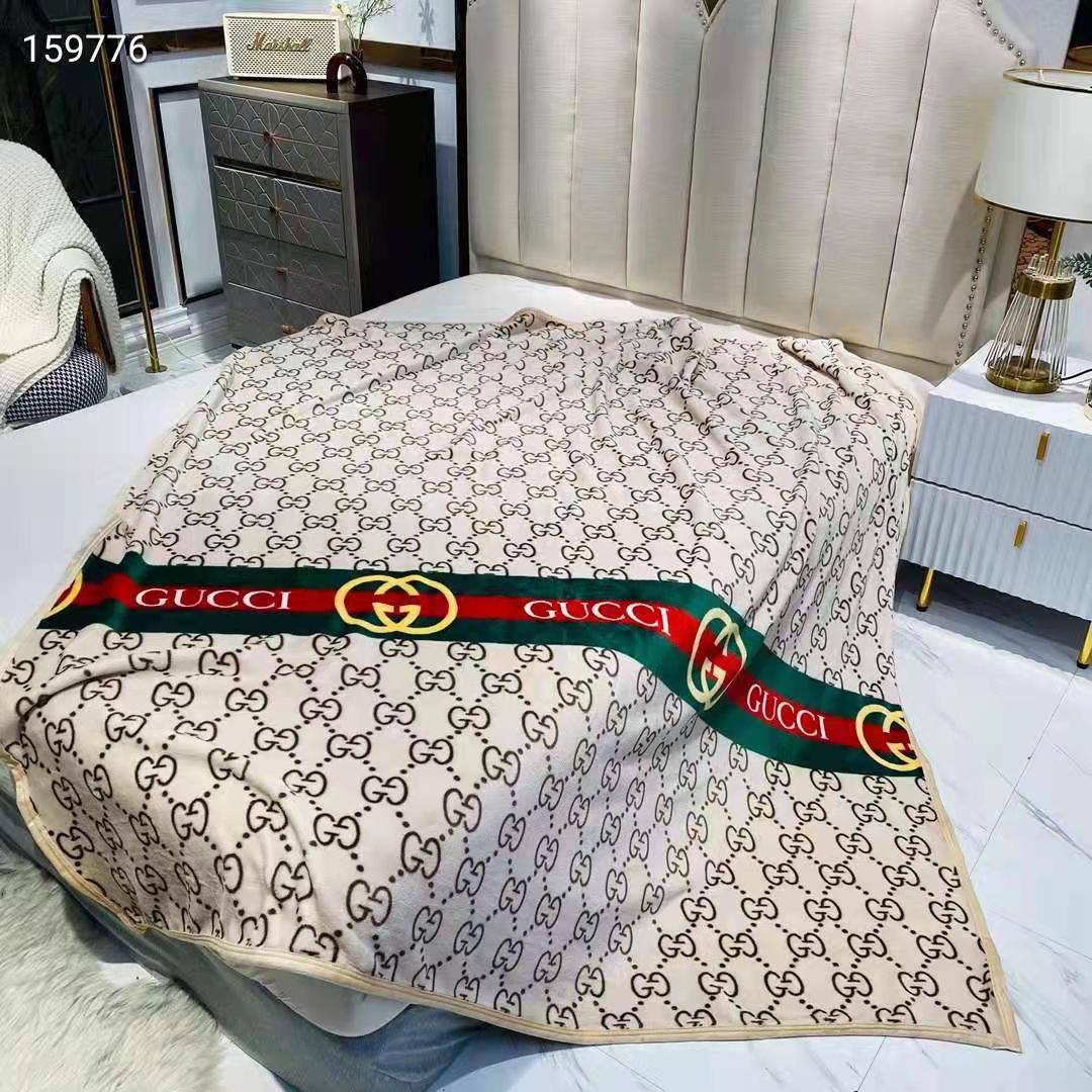 Master blanket 

Good quality 
Velvet 

Size 150*200

With boxes 🧳🧳🧳
45 dhs🪙💕

Zain99
♥️♥️♥️