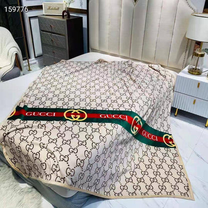 Master blanket 

Good quality 
Velvet 

Size 150*200

With boxes 🧳🧳🧳
45 dhs🪙💕

Zain99
♥️♥️♥️