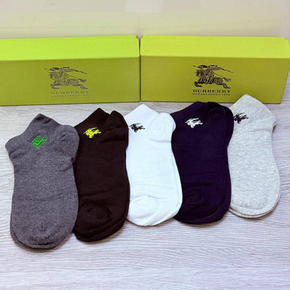 NEW CAME
SOCKS 
GOOD QUALITY 
35 dhs✅
(IN ONE BOX 5 PAIRS)

Zain40
♥️♥️♥️