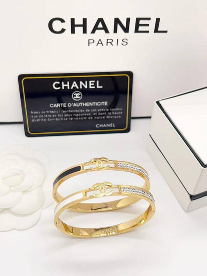 Bangles

20 dhs💚

normal box🎁

Zain216
♥️♥️♥️