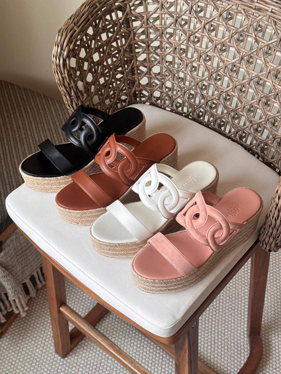 🩶 HERMES 🩶
✨ New Collection
👠 36–41
💎 Premium Quality
🔥 Super Master
450 dhs💓

Zain198
♥️♥️♥️