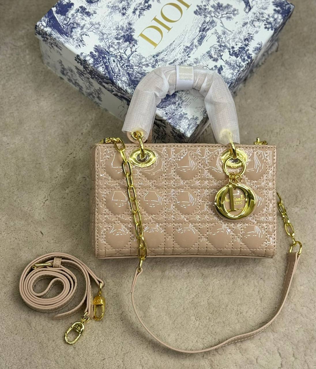LADY DIOR 
GOOD QUALITY 💯
110 dhs🪙🌨️
WITH BOX 📦 🔥

Zain28
♥️♥️♥️