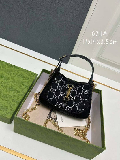 Gucci
Master ❣️
280 dhs✅

Zain153
♥️♥️♥️