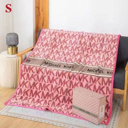 Blanket new came good quality single size 
40 dhs🪙🖤

Zain39
♥️♥️♥️