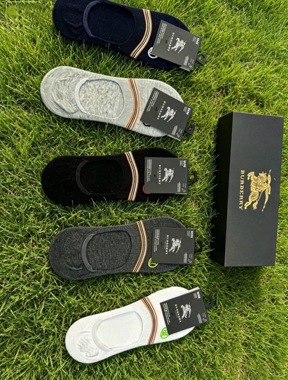 Socks 🧦*
good quality 💯
5 pieces 💥
With boxes 📦 
55 dhs✅

Zain216
♥️♥️♥️