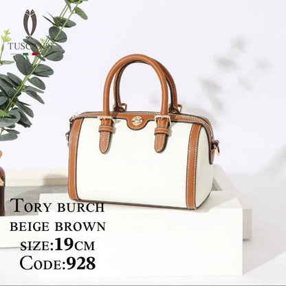 Tory Burch
ᴍɪɴɪ ʙᴀʀʀᴇʟ ʙᴀɢ 
ᴛᴏᴘ ʜᴀɴᴅʟᴇ ᴄʀᴏssʙᴏᴅʏ ʙᴀɢ

ᴡɪᴛʜʙᴏx
🎁🎁🎁

ʟᴇᴀᴛʜᴇʀ 
sɪᴢᴇ:19ᴄᴍ
90 dhs🪙🖤

Zain56
♥️♥️♥️