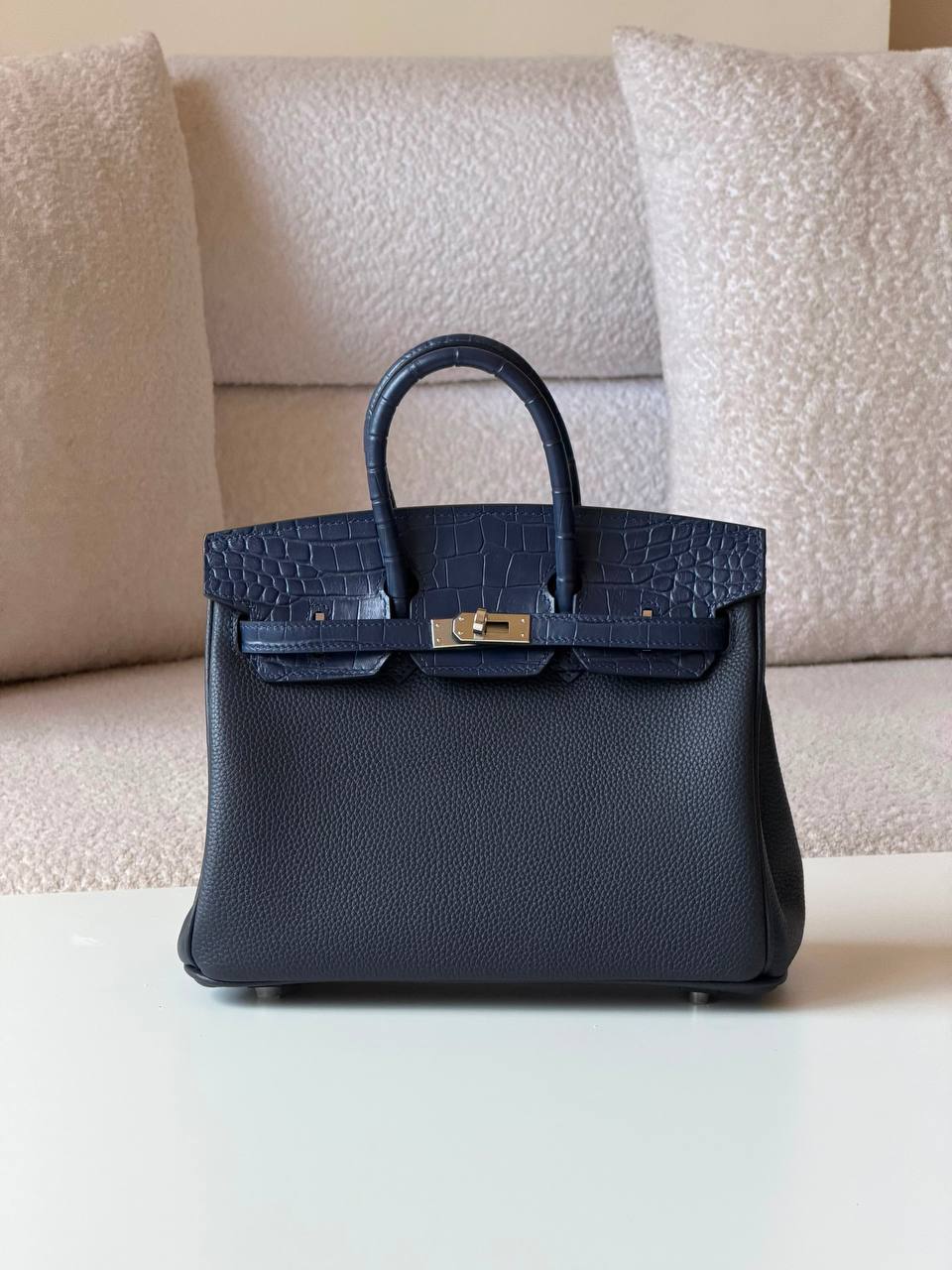 Hermes
Birkin 25cm💥Master quality ✅with box📦
610 dhs✅

Zain52
♥️♥️♥️