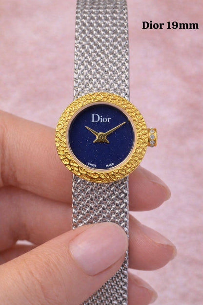 Dior mini size watch for ladies good quality 
170 dhs🌺 
 (size 19mm)

Zain59
♥️♥️♥️