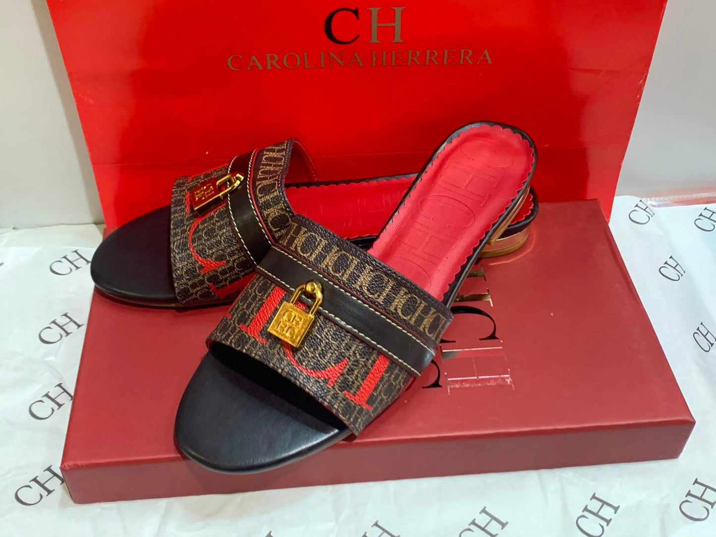 CH 
150 dhs✅
Size 36-41 

Zain88
♥️♥️♥️