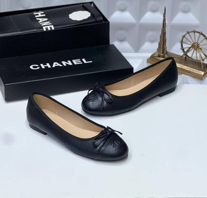 Chanel

Size 36 to 41 

110 dhs🇦🇪🇦🇪

Zain80
♥️♥️♥️