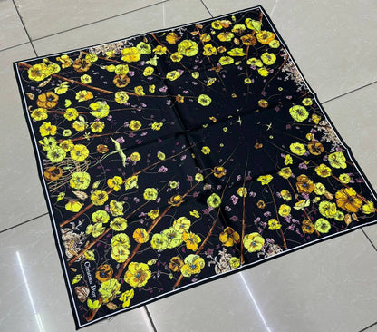 Silk square scarf 
40 dhs🪙💚

Zain93
♥️♥️♥️