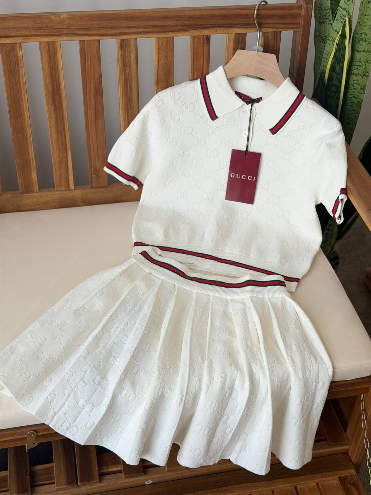 GUCCI  NEW 

VIP QUALITY 

Size : S-M-L-XL

  TOP: 350 dhs🇦🇪

SKIRT: 350 dhs🇦🇪

Zain287
♥️♥️♥️