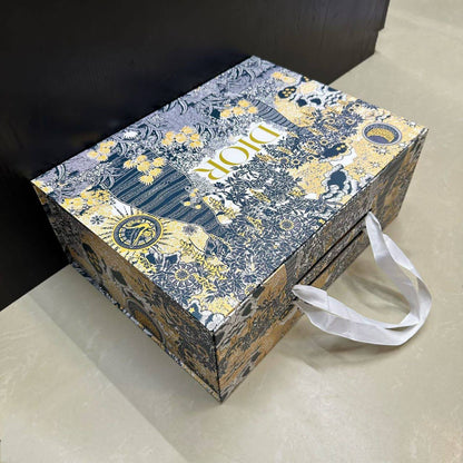 Box 38cm  
+
Paper Bag
30 dhs🪙💚

Zain39
♥️♥️♥️