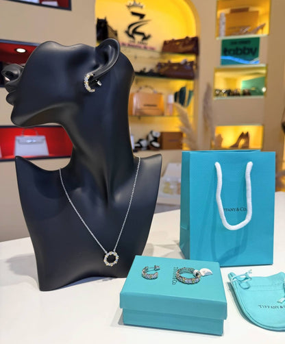Tiffany

Master set

Bracelet 
Earrings 
Necklace 
Ring
180 dhs with good box & paper bag
 
Zain89

اطلبوها من الوتس المثبت في الأعلى👆🏻👆🏻

تواصلو معنا 👈🏻 Zain 
For order WhatsApp pinned 👆🏻

♥️♥️♥️