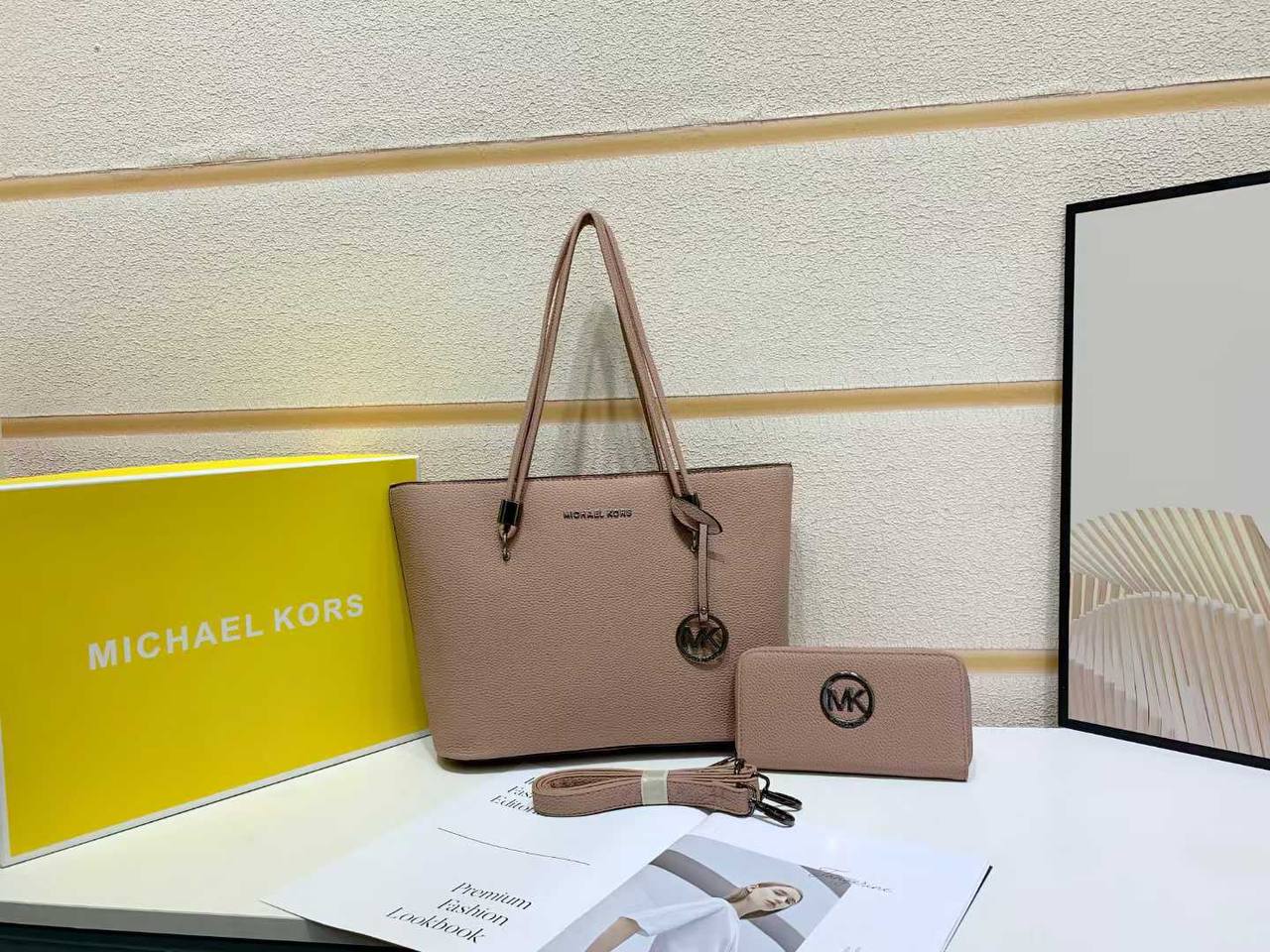 MK
GOOD quality 
100 dhs💓

Zain200
♥️♥️♥️