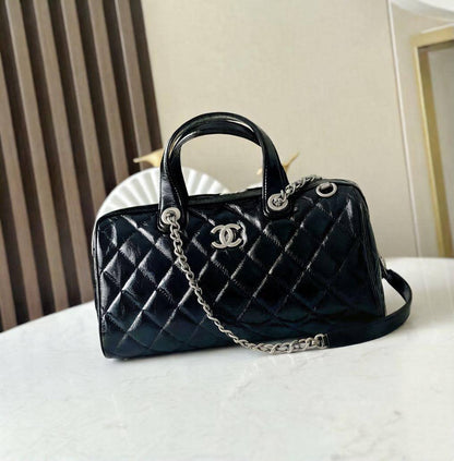 CHANEL 
GOOD QUALITY 
95 dhs🇦🇪🇦🇪

Zain17
♥️♥️♥️