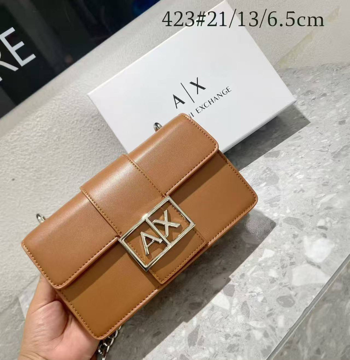 Armani Exchange
Good quality 💯
Size:21*cm
110 dhs🇦🇪🇦🇪🇦🇪

With box 📦🔥🔥

Zain70
♥️♥️♥️