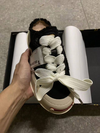 Ladies Fashion Shoes
65 dhs✅
size,35….43
💓💓

Zain161
❣️❣️❣️