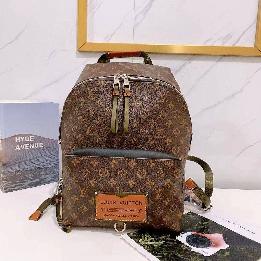 LV
 BACKPACK 
COPY ONE 
180 dhs✅

Zain39
♥️♥️♥️