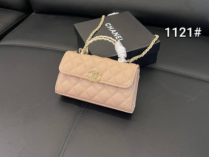 Chanel
100 dhs🇦🇪🇦🇪
with box
size 19cm

Zain26
♥️♥️♥️