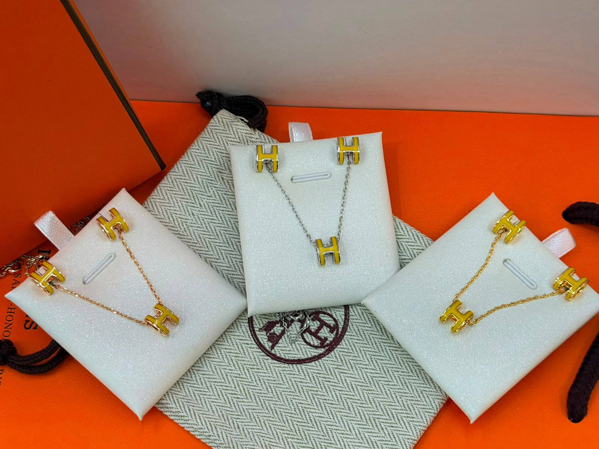 Hermes Set 💕
 Necklace Earrings

Master quality 

105 dhs🇦🇪🇦🇪 normal box 📦
120 dhs🇦🇪🇦🇪 master box 🎁

Zain48
♥️♥️♥️
