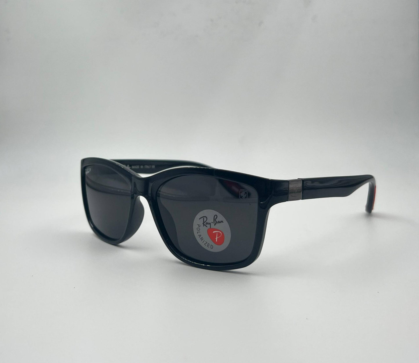 RayBan 

Sunglasses 🕶️ 
Good quality 💯 
With box 🗃️ 
🎁🎁🎁

50 dhs❣️

Zain273
♥️♥️♥️