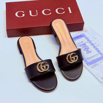 GUCCI SLIPPER
GOOD QUALITY
100 dhs💓
Size 36 TO 41

Zain40
♥️♥️♥️