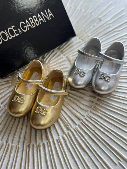 D&G
 Super master quality 😍
Size:21To 35
250 dhs🪙🌨️

Zain261
♥️♥️♥️