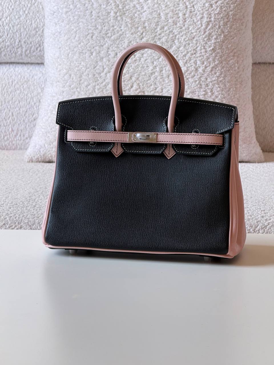 Hermes birkin 25 cm💥Master quality ✅with box📦
610 dhs💓

Zain51
♥️♥️♥️
