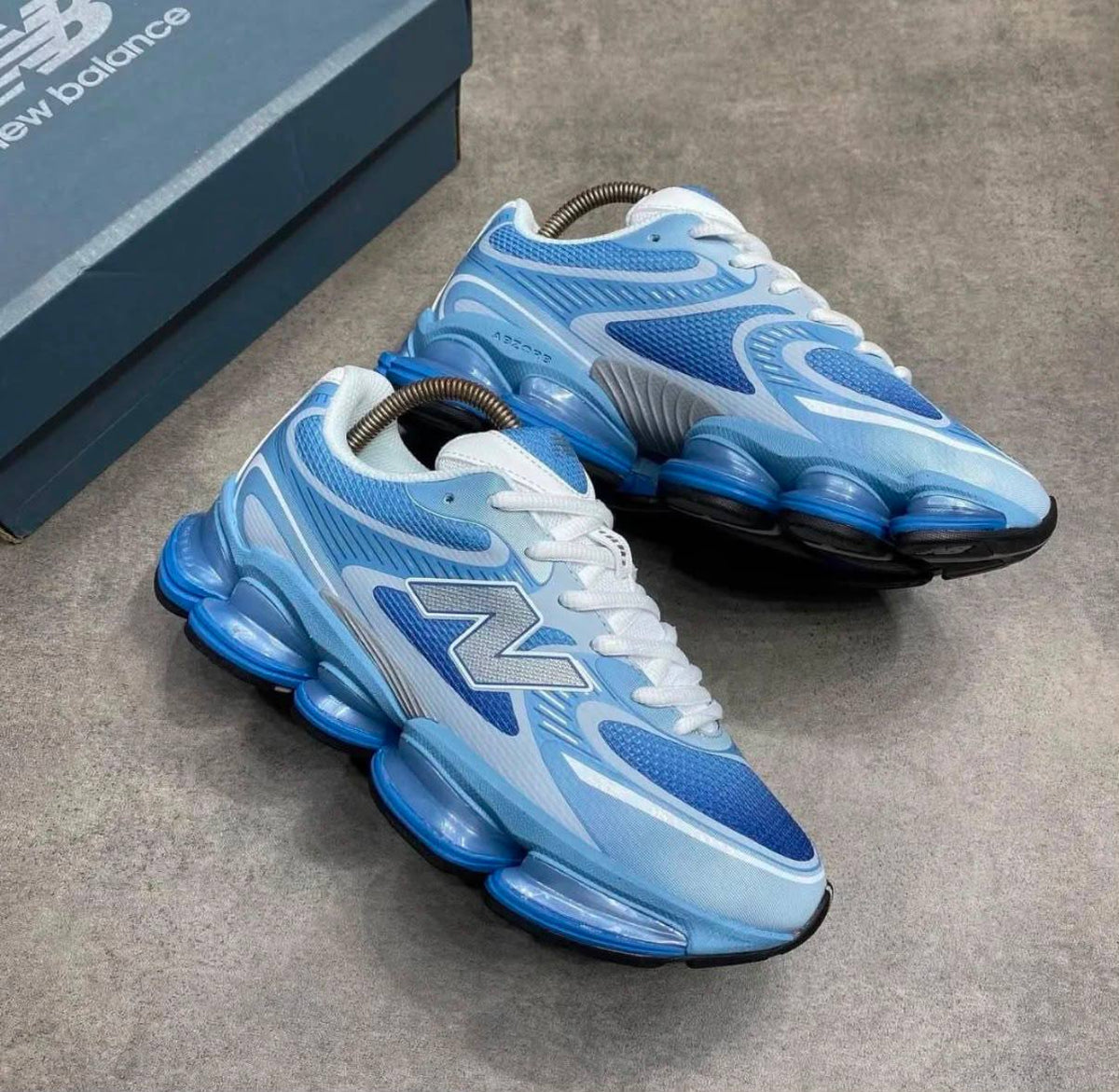 New Balance Abzorb 2000
 Baby Blue，

Size 36-45 ，
200 dhs🇦🇪🇦🇪🇦🇪

Zain18
♥️♥️♥️