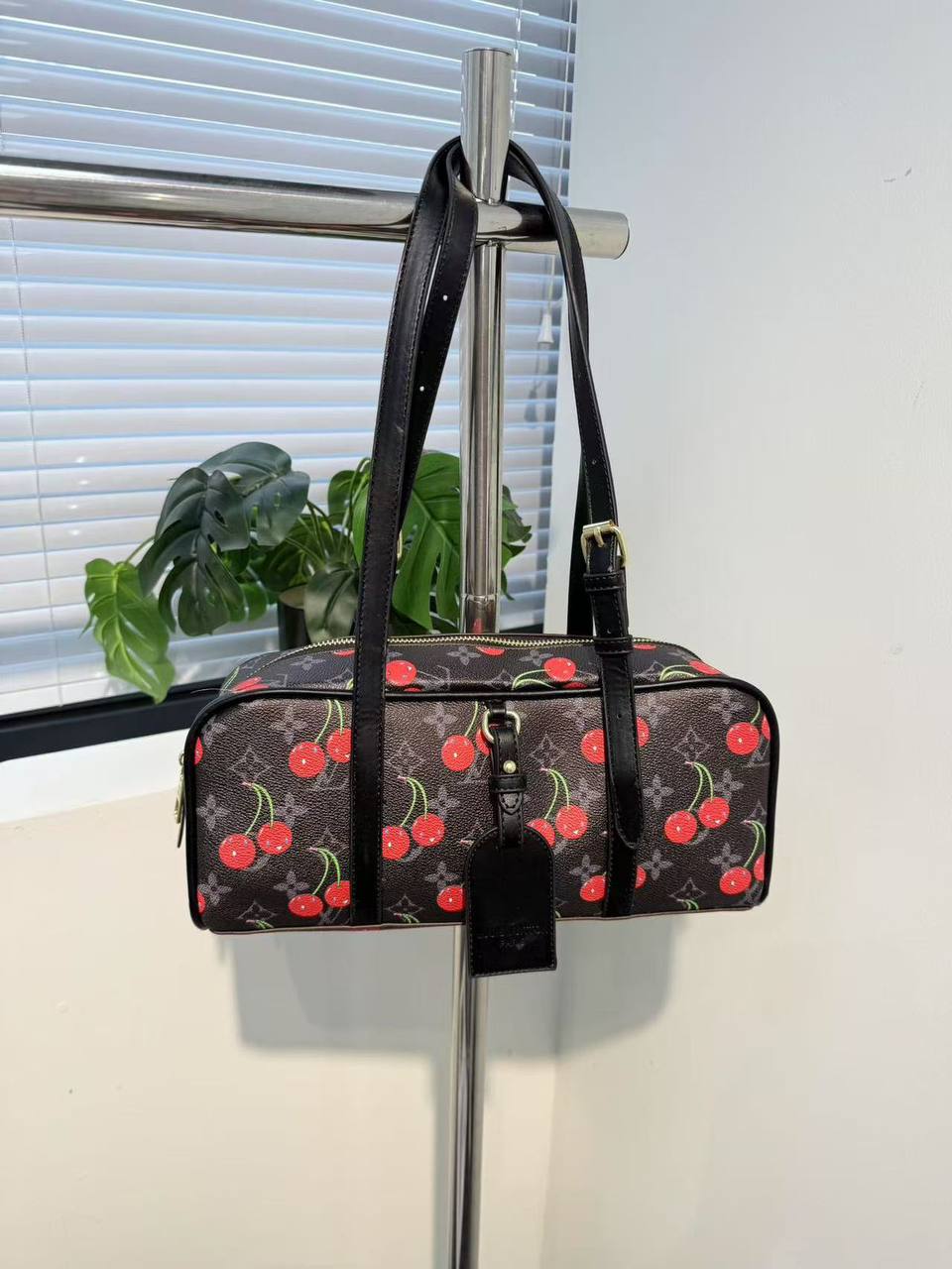 LV
sɪᴢᴇ : 31 cm

70 dhs🪙🌺

Zain31
♥️♥️♥️