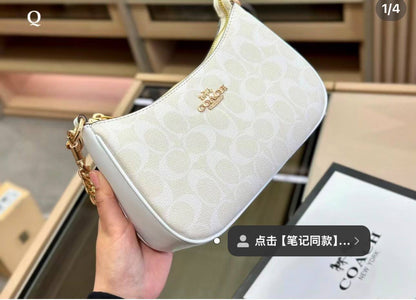 Coach
With box

100 dhs🇦🇪🇦🇪

Zain219
♥️♥️♥️