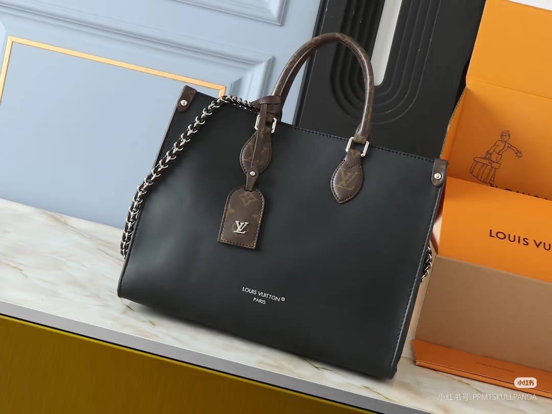 LV Master
36 CM
For Price 👇 WTSP Text Zain 0568585901

Zain10
♥️♥️♥️