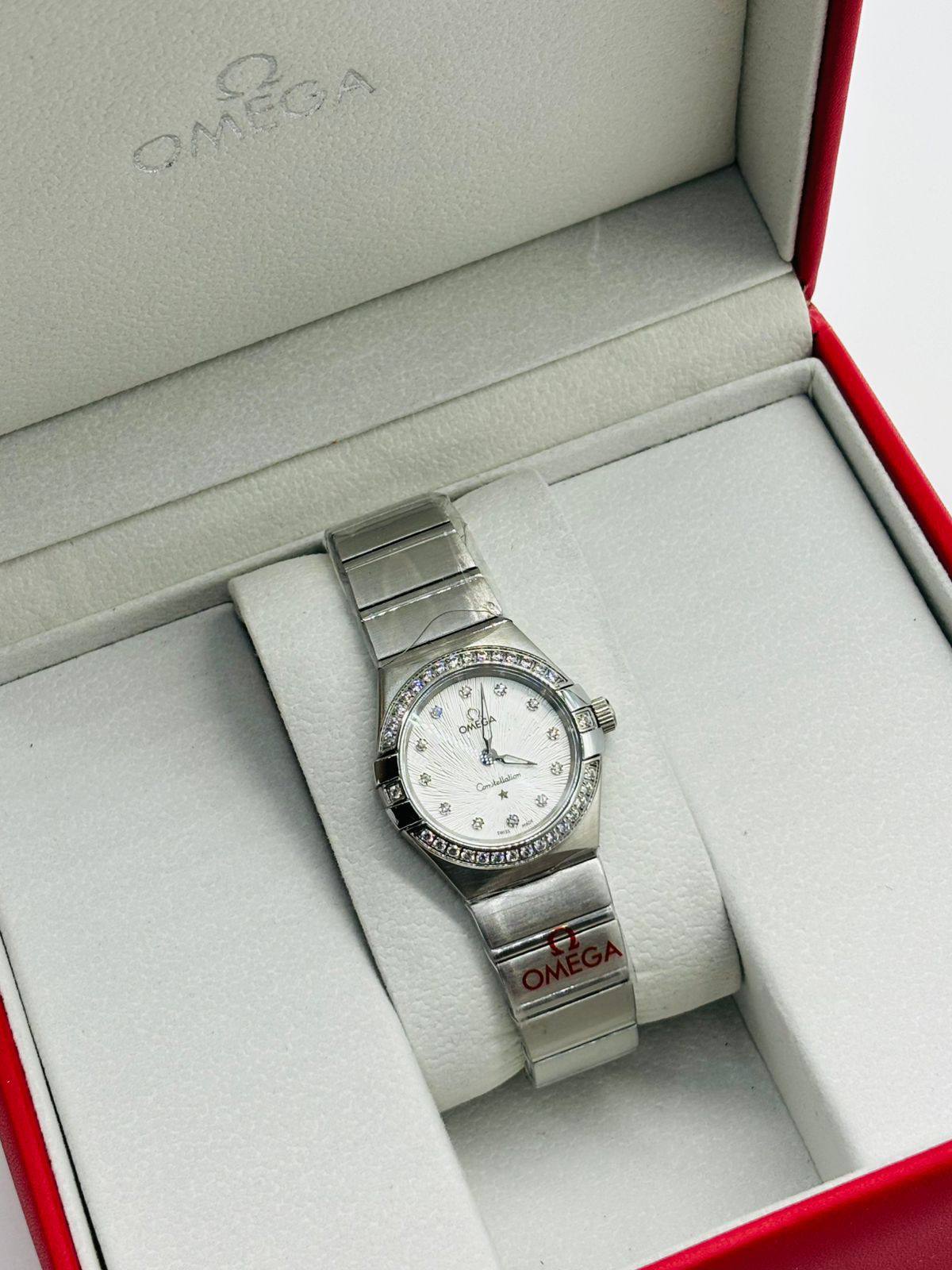 OMEGA LADY 
_Women's ... New style.

270 dhs❣️
____WITH BOX ______❒
🎁🎁🎁

Zain108
♥️♥️♥️