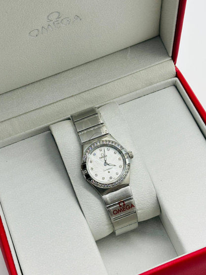 OMEGA LADY 
_Women's ... New style.

270 dhs❣️
____WITH BOX ______❒
🎁🎁🎁

Zain108
♥️♥️♥️