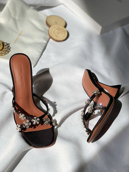 Amina 
Aaa master quality 
Size 37……..41 
400 dhs🪙🌨️

Zain180
♥️♥️♥️