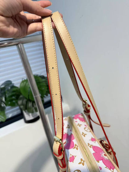 LV
sɪᴢᴇ : 31 cm

70 dhs🪙🌺

Zain31
♥️♥️♥️