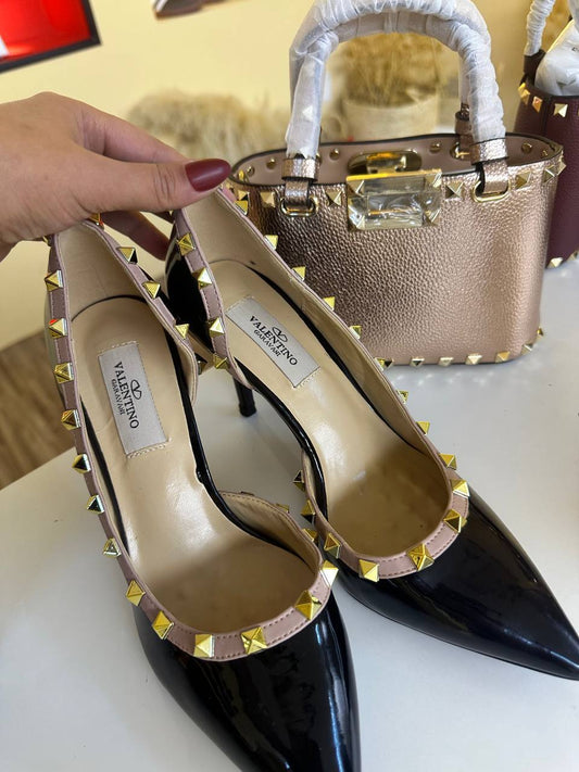 Valentino

Master bag 290 dhs
Zain131

Heels 85 dhs
Zain21

♥️♥️♥️
Zc