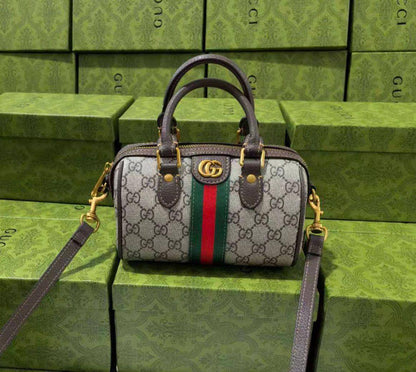 Gucci
19*12*10 

with box 
🎁🎁🎁

95 dhs👑

Zain17
♥️♥️♥️