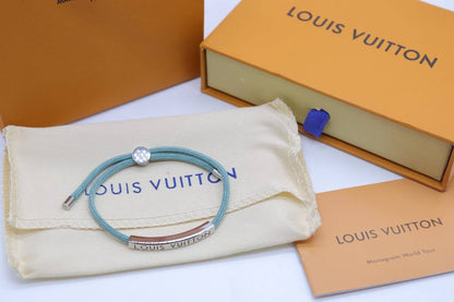 LV Bracelet
with box
🎁🎁🎁

65 dhs✅

Zain33
♥️♥️♥️