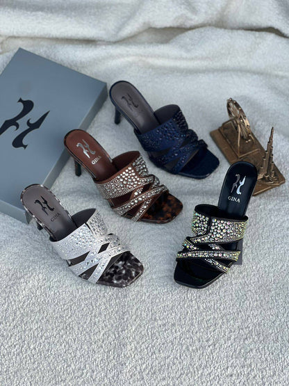 New. Gina  heel

   Size  .  36.  to 41

90 dhs❣️

Zain80
♥️♥️♥️