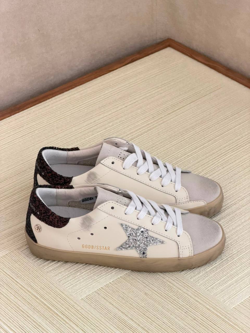 GOLDEN GOOSE 
QUALITY: SUPER MASTER 💥😍
SIZE:36 TO 41🥰

450 dhs🇦🇪🇦🇪

Zain319
♥️♥️♥️