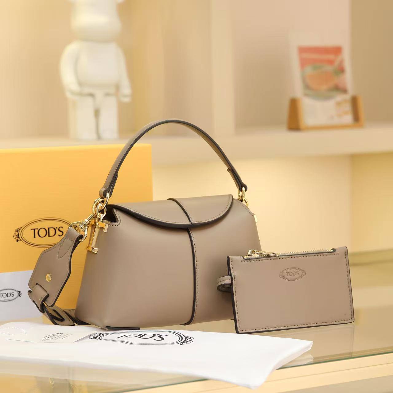 TODS
GOOD quality 
115 dhs✅

Zain200
♥️♥️♥️